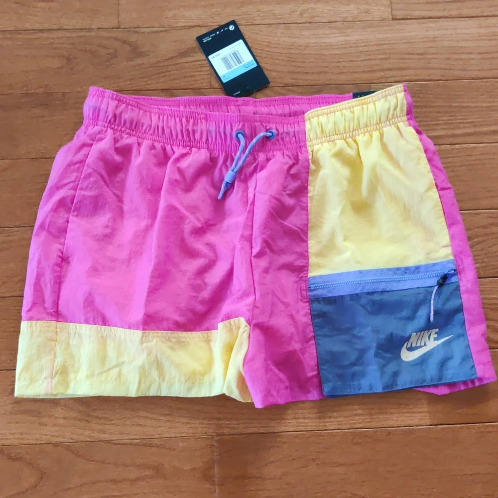 Nike women shorts - Picture 7 of 8